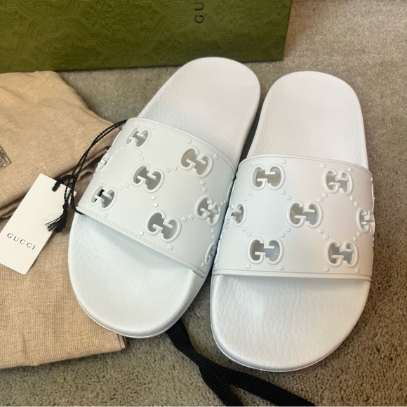 Gucci White GG Pool Slide Sandals - Picture 3 of 6
